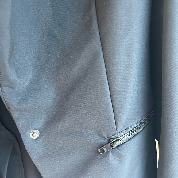 Quince Scuba Single-Breasted Convertible Blazer - Picture 13 of 16